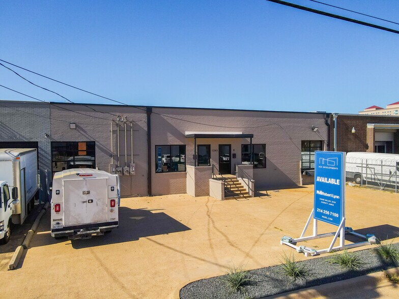 More Photos Of 1337-1341 Crampton St, Dallas Distribution For Lease