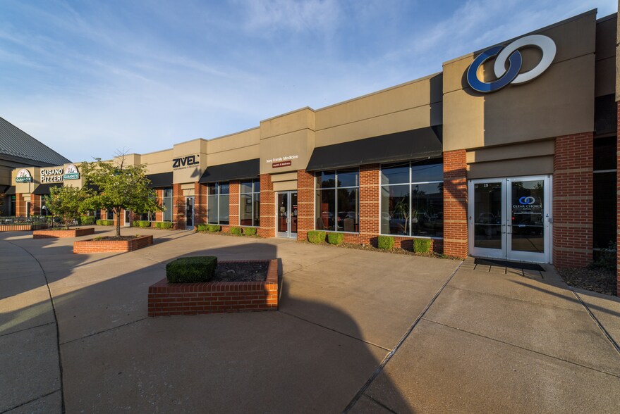 More Photos Of 2905 SE Walton Blvd, Bentonville Unknown For Lease