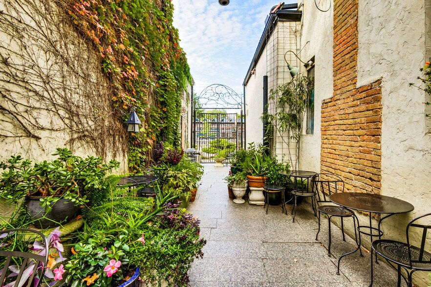 More Photos Of 3401-3405 S Lyndale Ave, Minneapolis Storefront Retail Residential For Sale