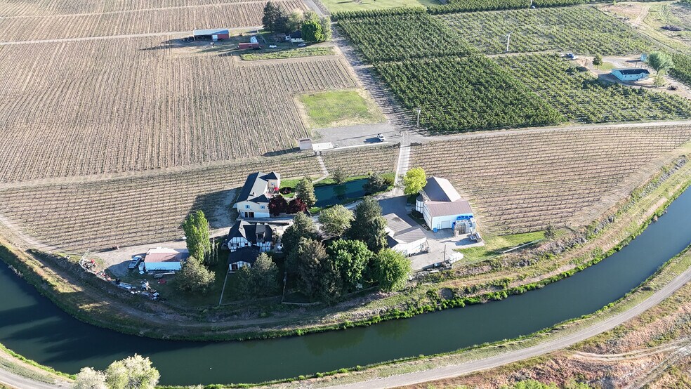 More Photos Of 500 S Bonair Rd, Zillah Winery Vineyard For Sale
