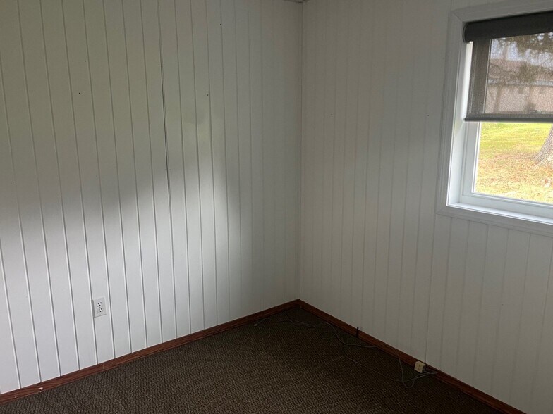 More Photos Of 1126 Pittsburgh Rd, Valencia Office For Sale