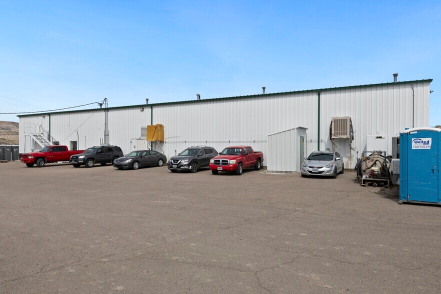 More Photos Of 44-46 Wilkins Peak Dr, Rock Springs Warehouse For Sale