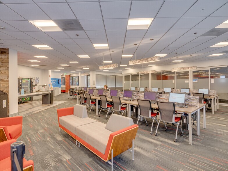 More Photos Of 4900 California Ave, Bakersfield Office For Lease