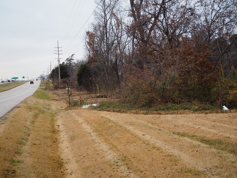 More Photos Of 4 Marian Dr, O'Fallon General Retail For Sale