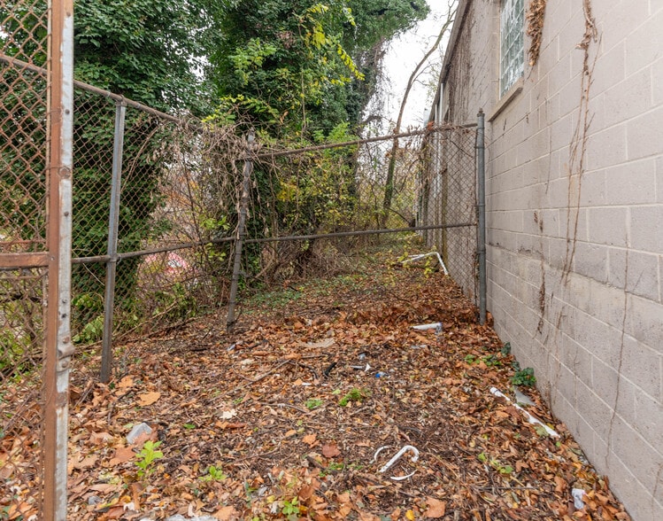 More Photos Of 1401 Clipper Heights, Baltimore Warehouse For Sale