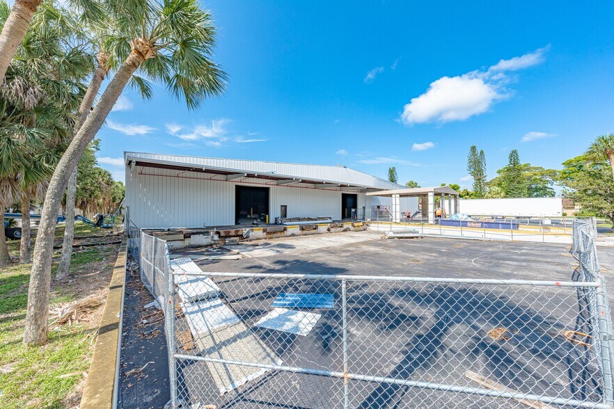 More Photos Of 198 Lock Rd, Deerfield Beach Warehouse For Lease