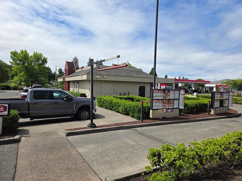 More Photos Of 19 NW 12th Ave, Battle Ground Fast Food For Sale