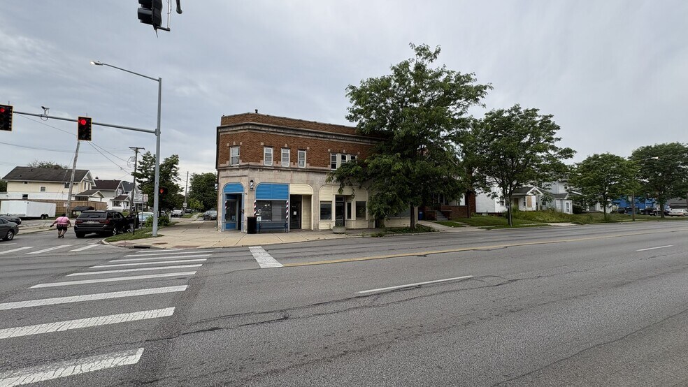 More Photos Of 1469-1473 W Sylvania Ave, Toledo Storefront Retail Residential For Lease
