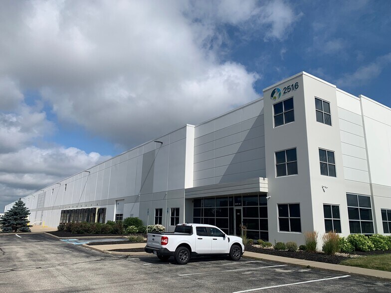 More Photos Of 2516-2548 Airwest Blvd, Plainfield Warehouse For Lease