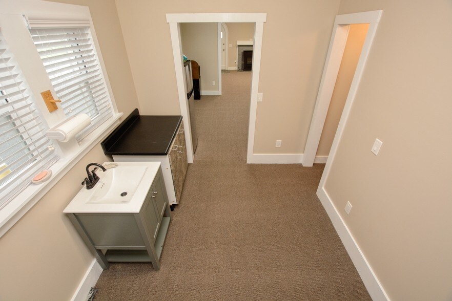 More Photos Of 401 Bankhead Hwy, Carrollton Office For Lease