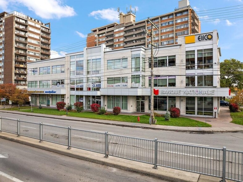 Primary Photo Of 180 Boul De La Côte-Vertu, Saint-Laurent Office For Sale