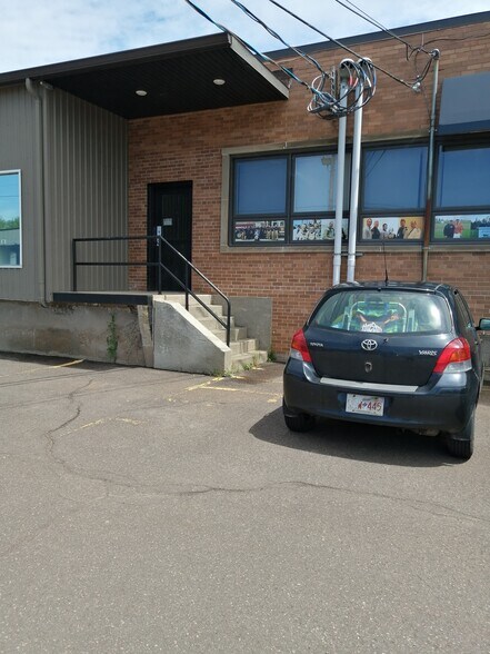 More Photos Of 607 St. George Blvd, Moncton Office For Sale