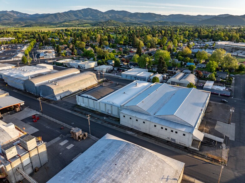 More Photos Of 715 S Grape St, Medford Warehouse For Sale