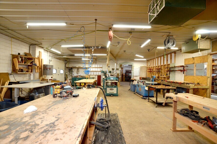 More Photos Of 514 Railroad Ave, Viroqua Manufacturing For Sale
