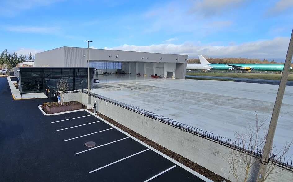 Primary Photo Of 10727 Bernie Webber Dr, Mukilteo Airplane Hangar For Lease