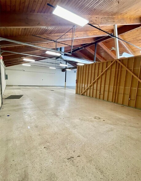 More Photos Of 705 Texas Blvd, Bethalto Restaurant For Sale