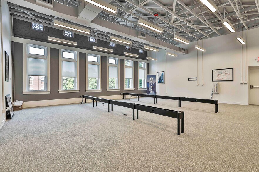 More Photos Of 6-8 E Court Sq, Newnan Medical For Lease