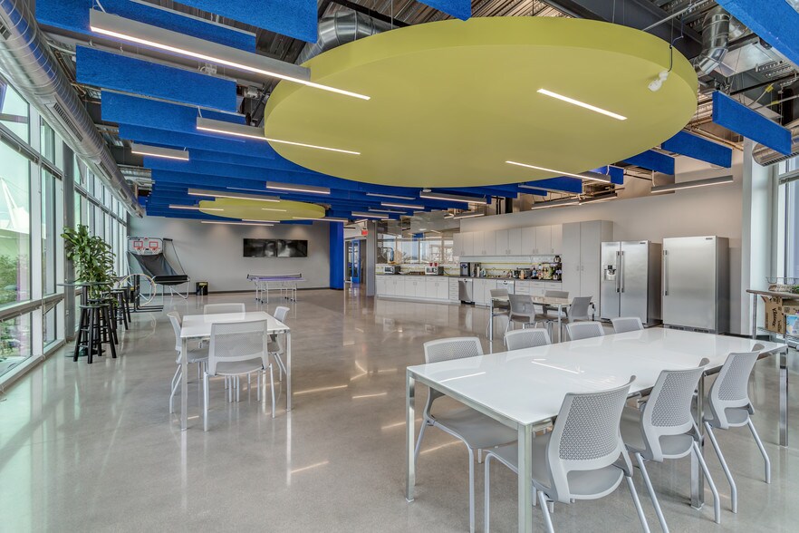 More Photos Of 1355 N Scottsdale Rd, Scottsdale Office For Lease