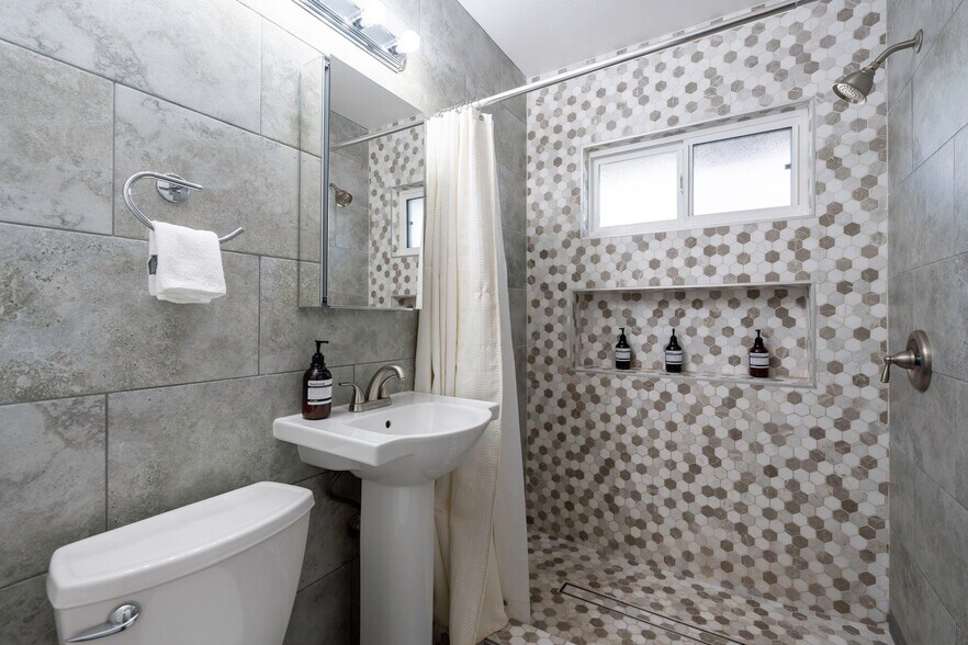 More Photos Of 1534 W Osborn Rd, Phoenix Apartments For Sale