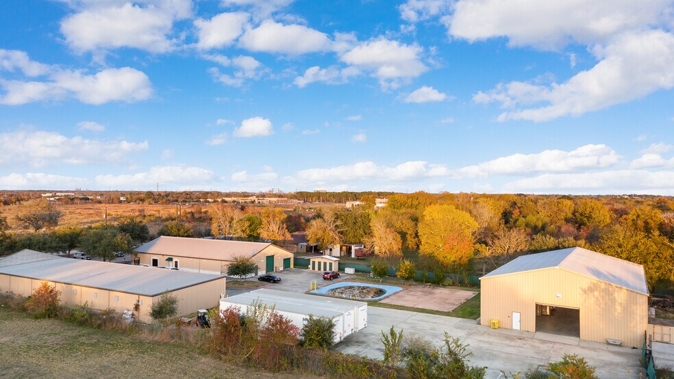 More Photos Of 207 W Archer Rd, Baytown Warehouse For Sale