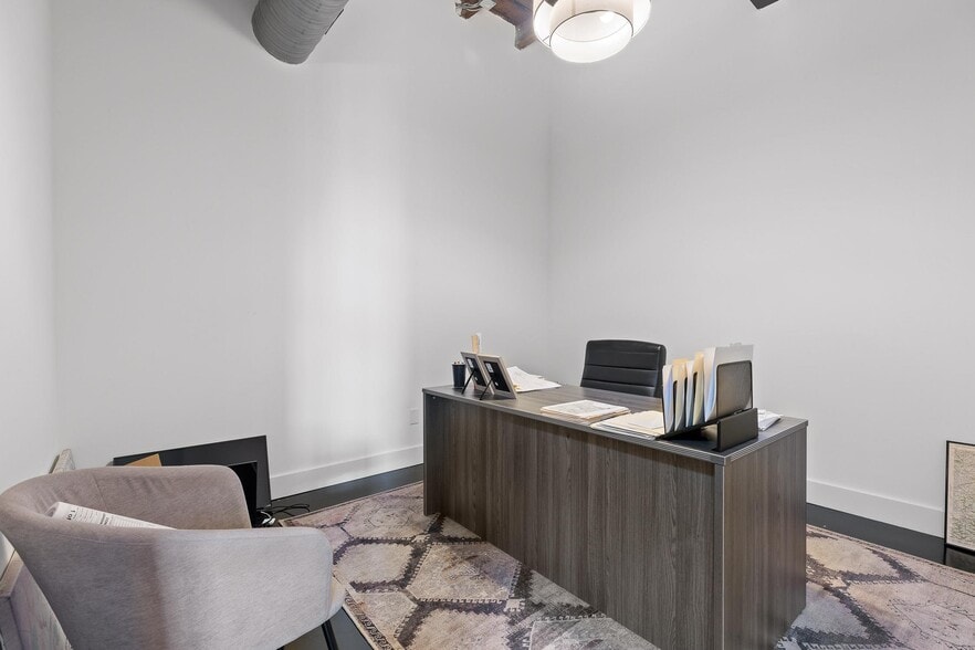 More Photos Of 1412 E Main St, Chattanooga Office For Lease