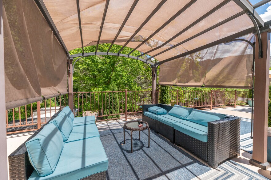 More Photos Of 4548 N State Route 89A, Sedona Hotel For Sale
