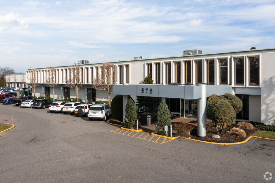 Primary Photo Of 575 Underhill Blvd, Syosset Light Distribution For Lease