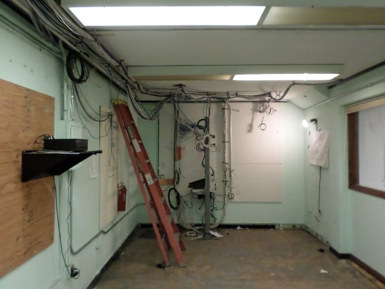 More Photos Of 224 Dunmore St, Throop Bank For Sale