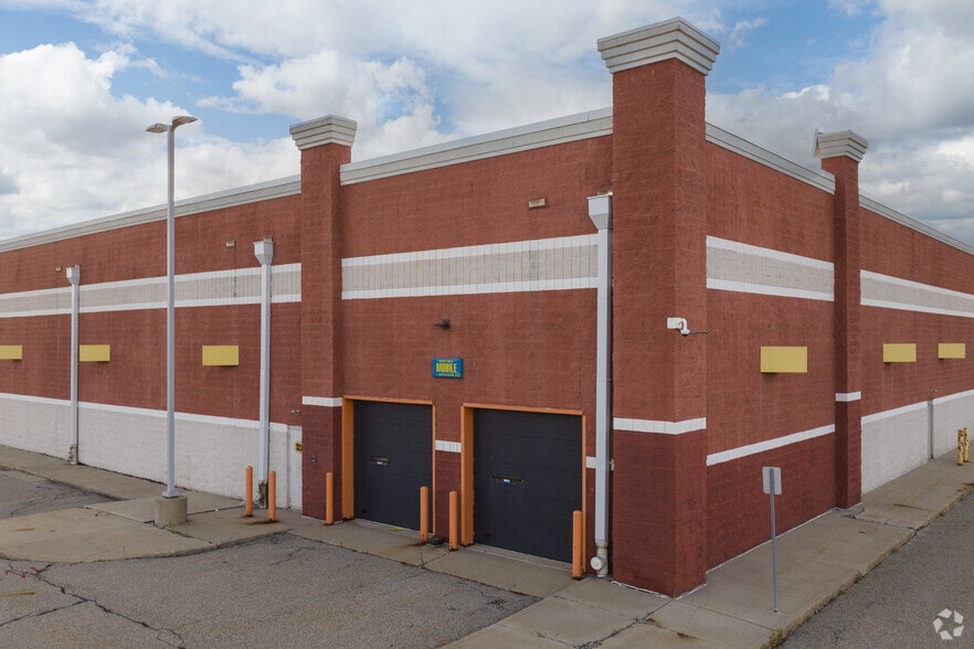 More Photos Of 5216 W Saginaw Hwy, Lansing Freestanding For Lease