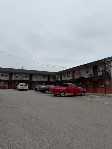 More Photos Of 2007 NW Lindy Ave, Lawton Apartments For Sale