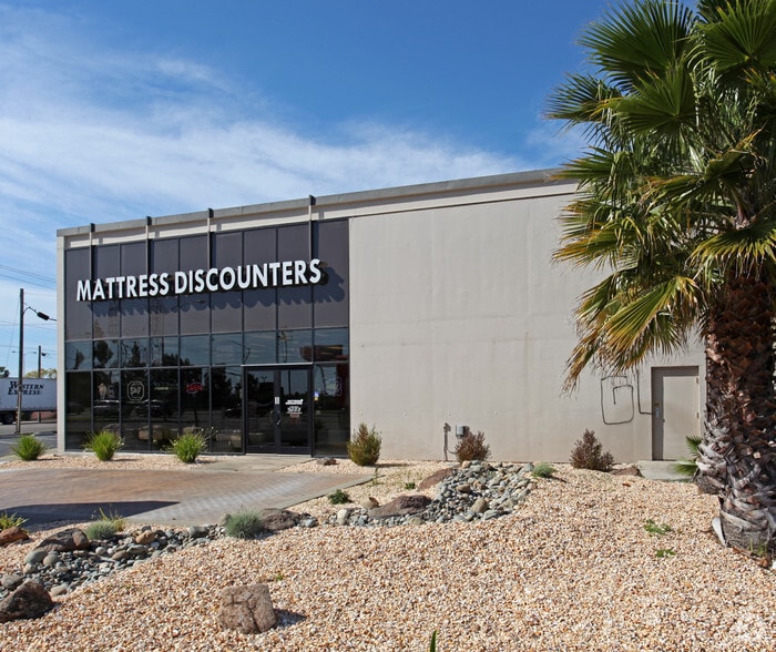 More Photos Of 2001 Arden Way, Sacramento Freestanding For Lease