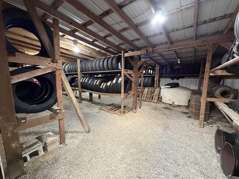 More Photos Of 114 Glenville Loop, Calhoun General Retail For Sale