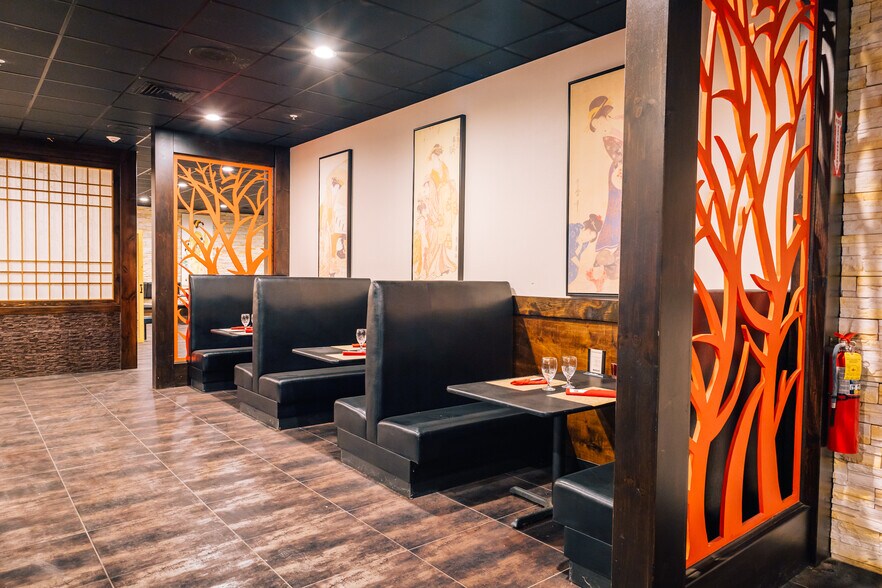 More Photos Of 347 Shattuck Way, Newington General Retail For Sale