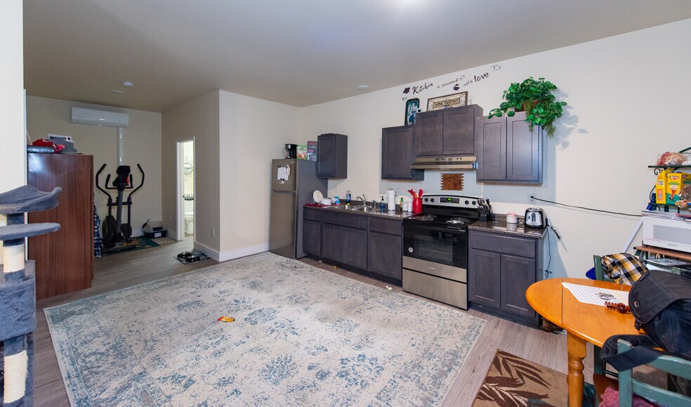 More Photos Of 200 S Main St, Gerald Apartments For Sale