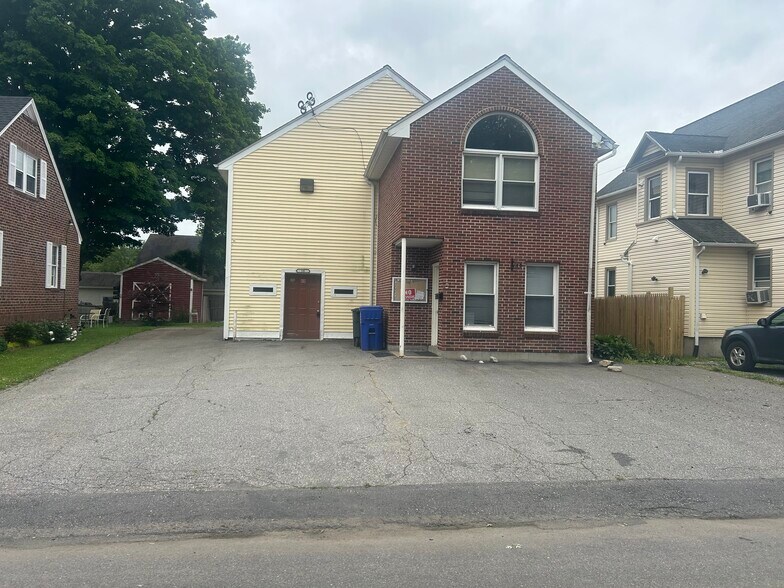 More Photos Of 50 King St, Torrington Office For Sale