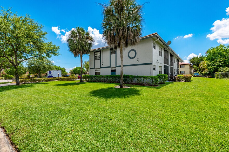 More Photos Of 10675-10687 Royal Palm Blvd, Coral Springs Apartments For Sale
