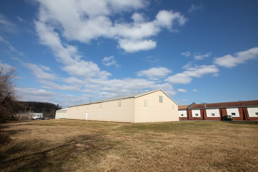 More Photos Of 201 W Lincoln Hwy, Penndel Manufacturing For Sale
