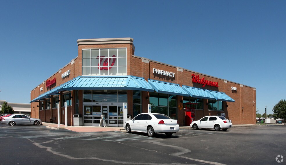 Primary Photo Of 1900 S Ohio St, Martinsville Drugstore For Sale