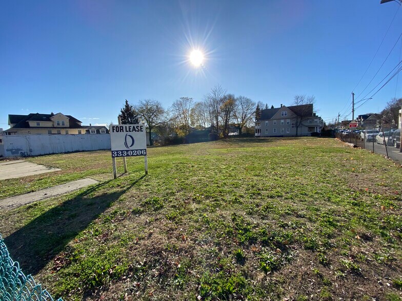 More Photos Of 2735 Main St, Bridgeport Land For Lease