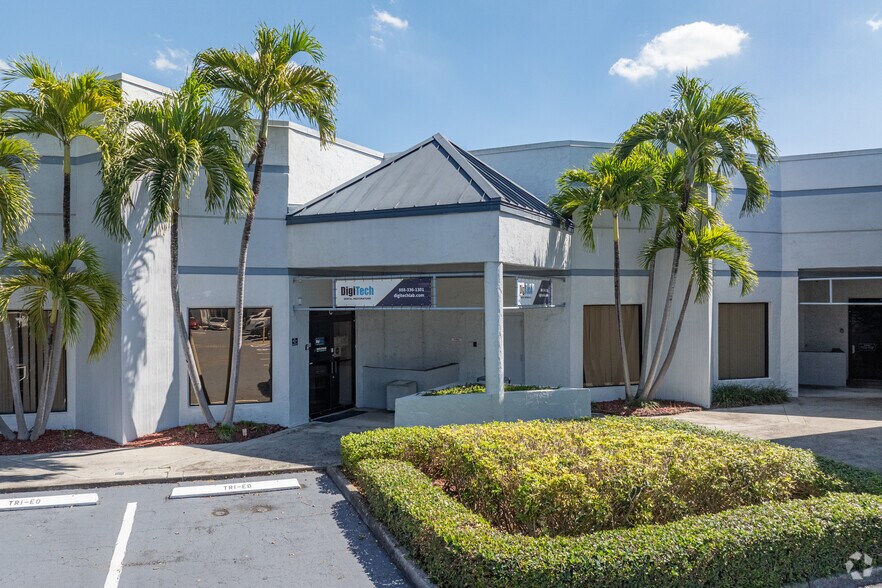 More Photos Of 8880 NW 20th St, Doral Research And Development For Lease