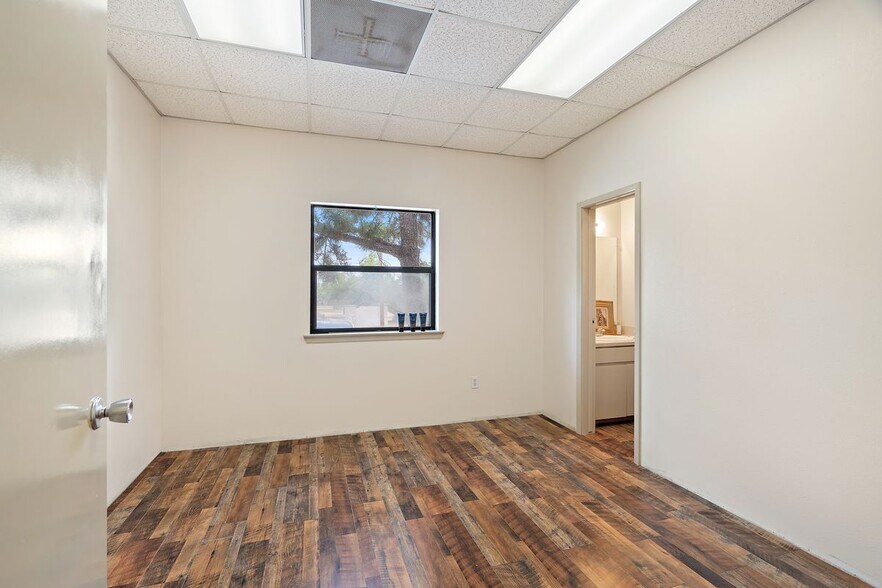 More Photos Of 208 Haley Rd, Johnson City Medical For Sale