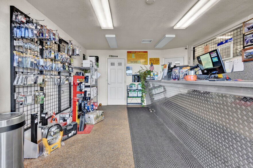More Photos Of 4415 Ward Rd, Wheat Ridge Auto Repair For Sale