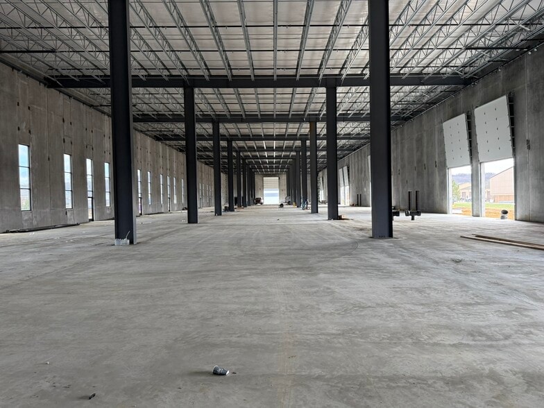 More Photos Of 2-4 Aaron Way, Sparta Warehouse For Lease