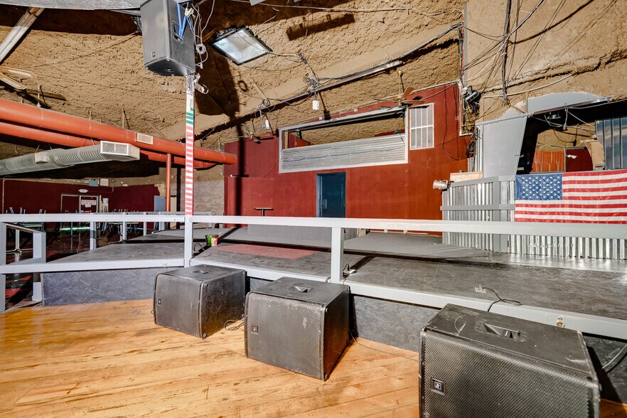 More Photos Of 108 W Birch St, Russellville Freestanding For Sale