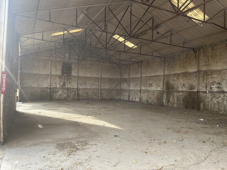 More Photos Of 1012 E Waylon Jennings Blvd, Littlefield Industrial For Sale