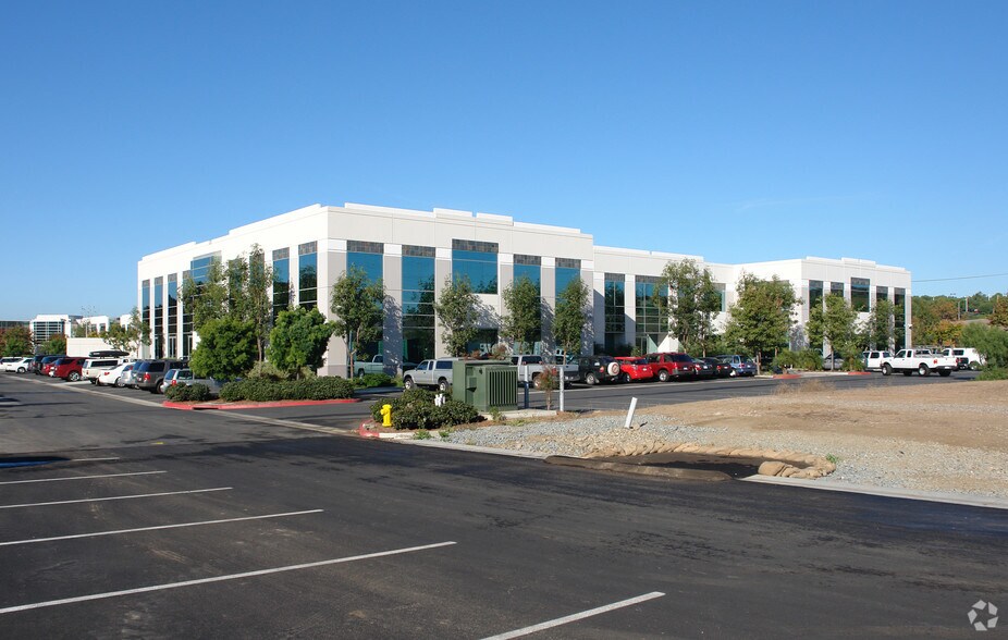 More Photos Of 6010 Hidden Valley Rd, Carlsbad Medical For Lease