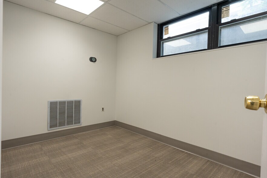 More Photos Of 160 Commack Rd, Commack Medical For Lease
