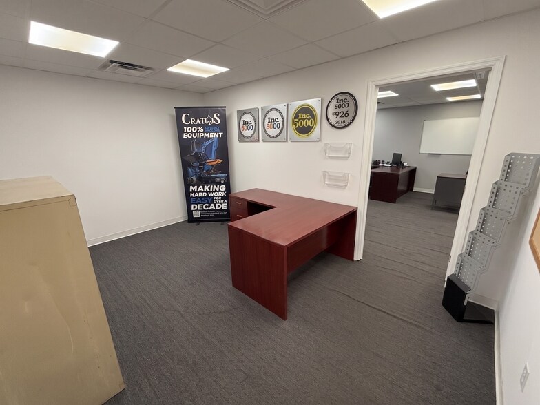 More Photos Of 540 NE 26th Ct, Pompano Beach Warehouse For Lease