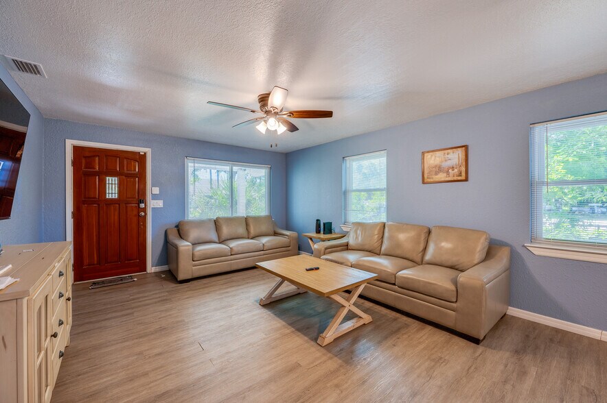 More Photos Of 112 Center St, Daytona Beach Office Residential For Sale