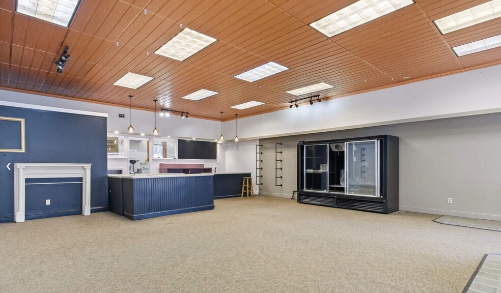 More Photos Of 47 Main St, Ashland Freestanding For Sale